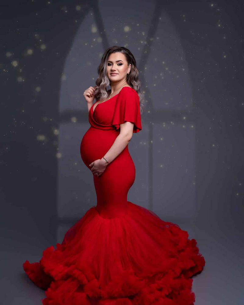 Flowing maternity gown that highlights your pregnancy glow