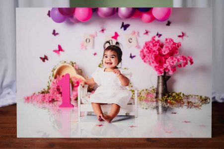 metal print wall art , ilustrating a girld at the cake smash photoshoot metal print wall art , ilustrating a girld at the cake smash photoshoot