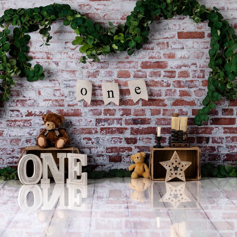 a simple theme for cake smash photography