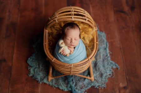 Professional newborn portrait in northampton